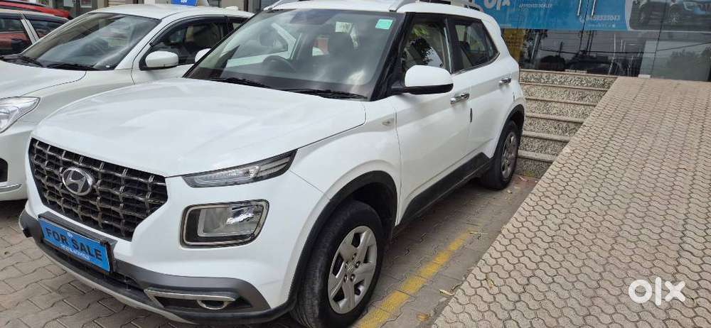 Hyundai Venue 1.2 S (o), 2020, Petrol
