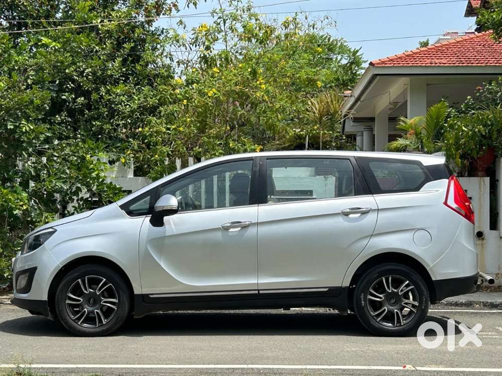 Mahindra Marazzo M8, 2018, Diesel