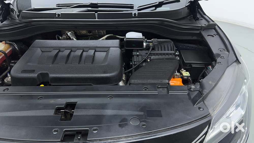 Mahindra Xuv700 2.2 Ax 5 Diesel At Str, 2023, Diesel