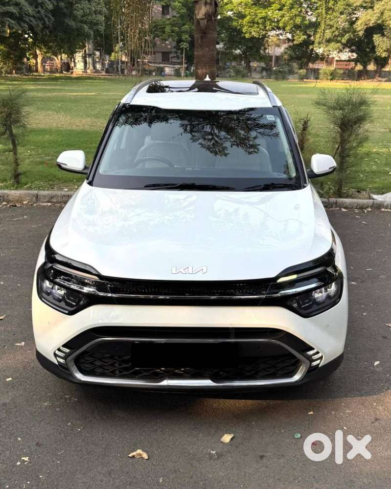 Kia Carens Luxury (o)1.5 Diesel At 7 Str, 2023, Diesel