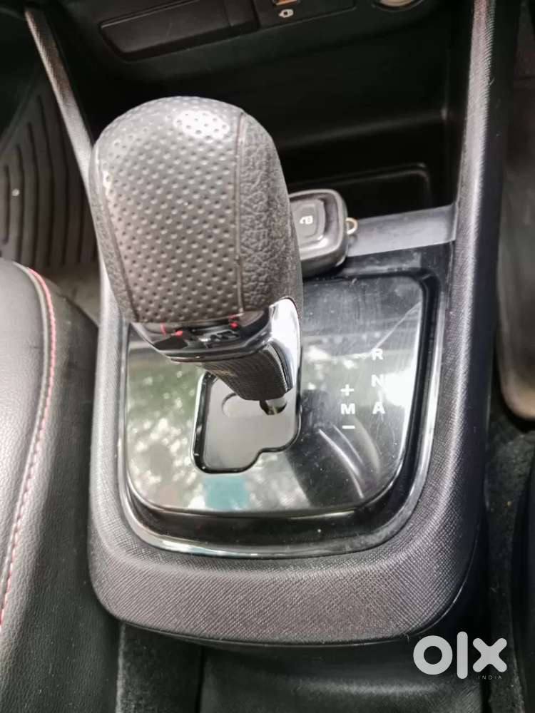 Tata Punch 1.2 Revotron Creative Amt Dual Tone, 2022, Petrol