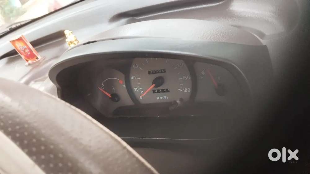 न्यू टायर न्यू बीमा सीएनजी चालू एसी चालू म्यूजिक चालू न्यू बैट्री