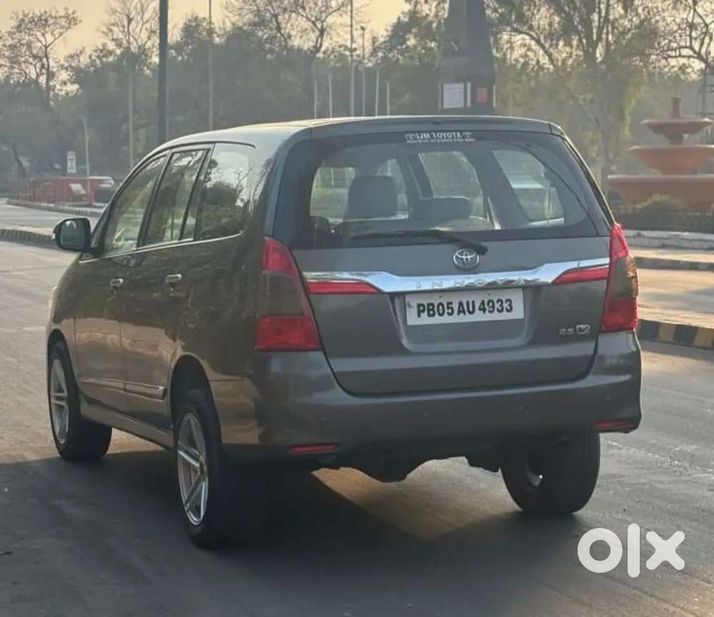 Toyota Innova 2013 Diesel Well Maintained