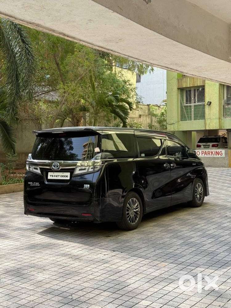 Toyota Vellfire 2.5 Executive Lounge, 2020, Petrol