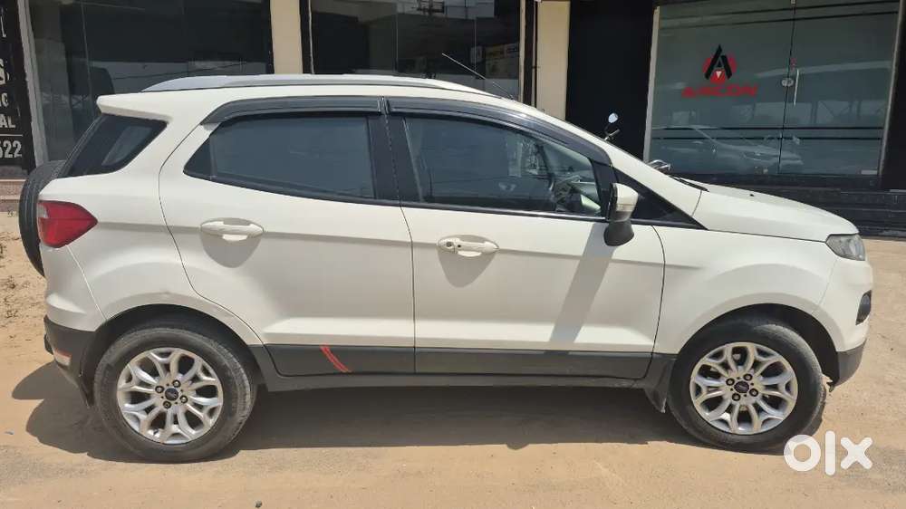 Ford Ecosport 2017 Petrol Average 11-17 Km/l,