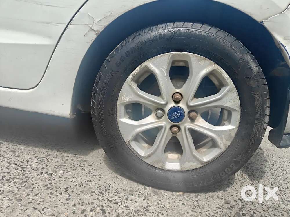 2015 Ford Figo 1.5l Ti-vct Dct Automatic  111 Bhp  Cng + Petrol