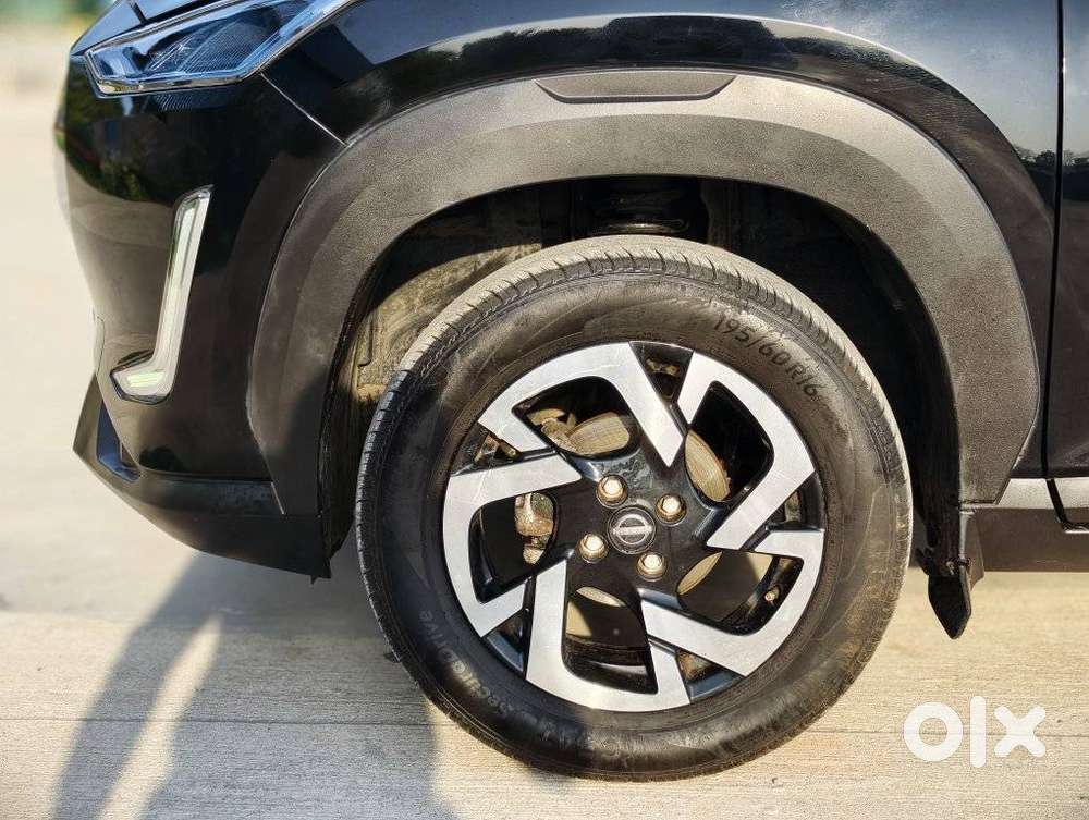 Nissan Magnite 1.0 Xv Premium, 2023, Petrol