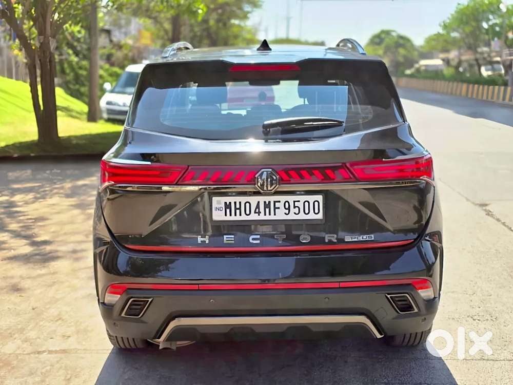 Mg Hector Plus Sharp Pro Blackstorm 1.5 Turbo Petrol Cvt 7 Str, 2024..