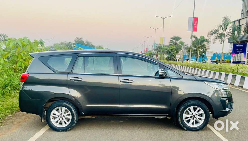 Toyota Innova Crysta 2.8 Zx At, 2017, Diesel
