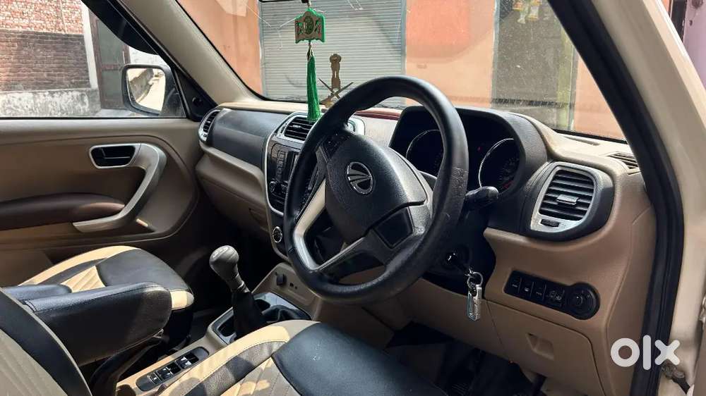 Mahindra Tuv 300 2016 Diesel 95000 Km Driven