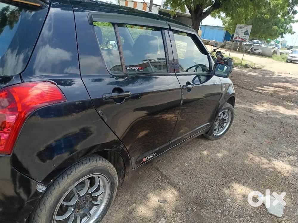 Maruti Suzuki Swift 2011 Diesel 135000 Km Driven