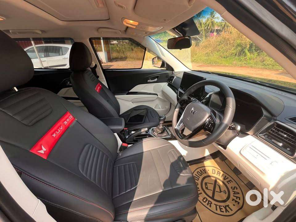 Mahindra Xuv300 Ax5 Petrol 2024