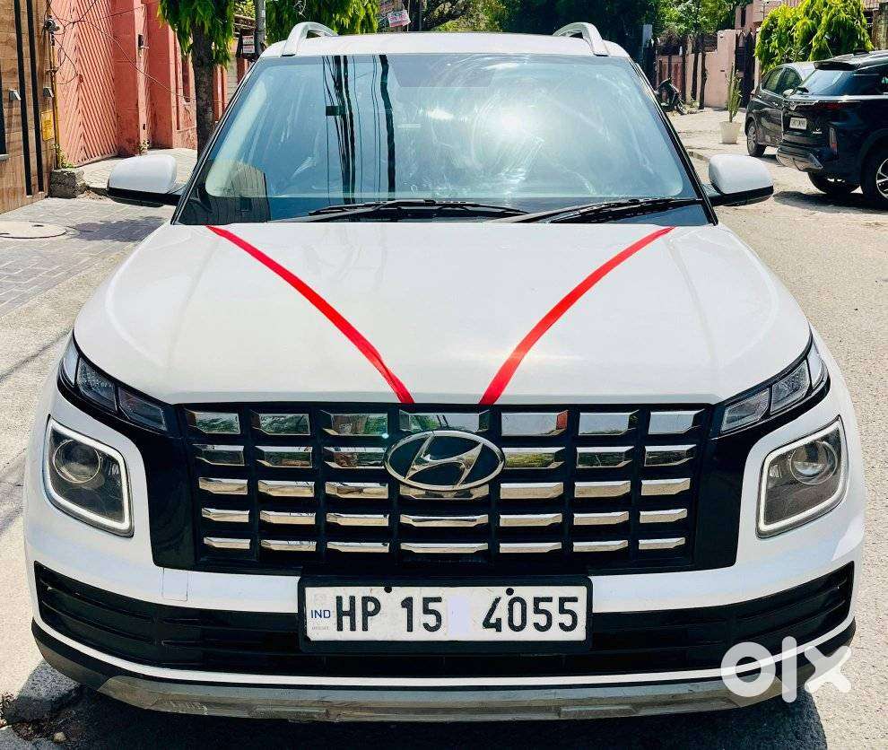 Hyundai Venue Sx Mt, 2023, Petrol