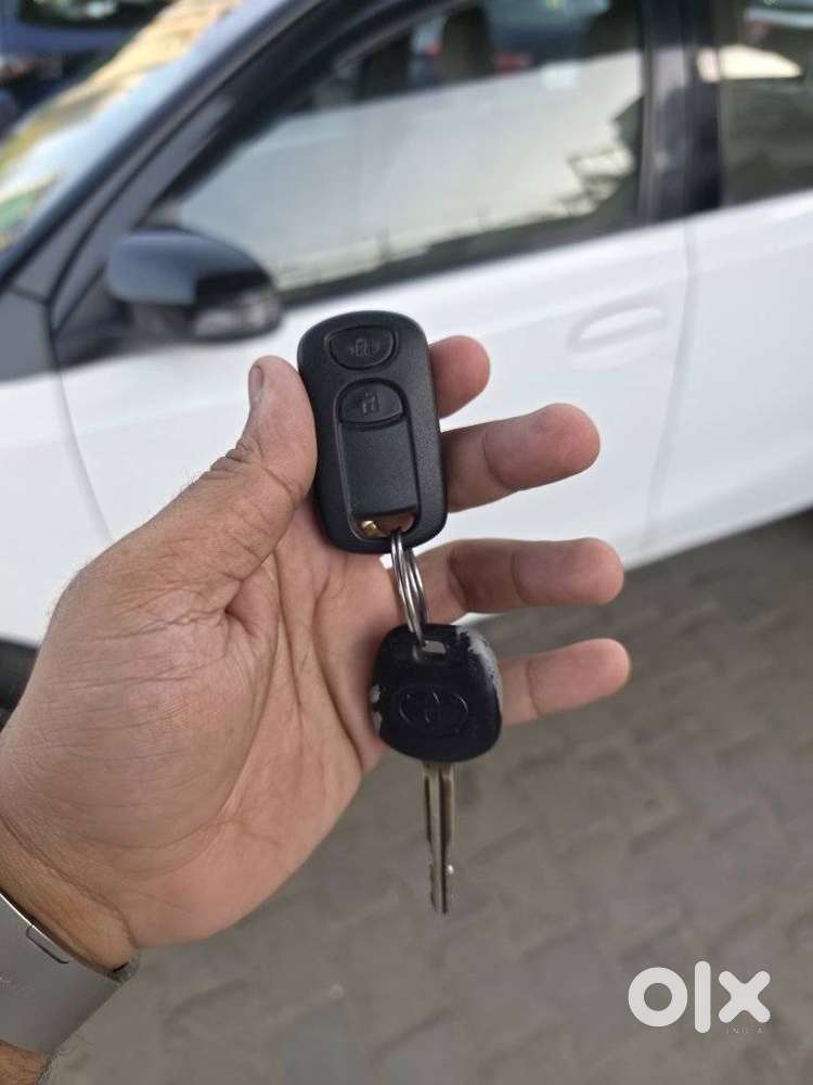 Toyota Etios Liva 1.2 Vx Dual Tone Limited Edition Petrol, 2019, Cng..