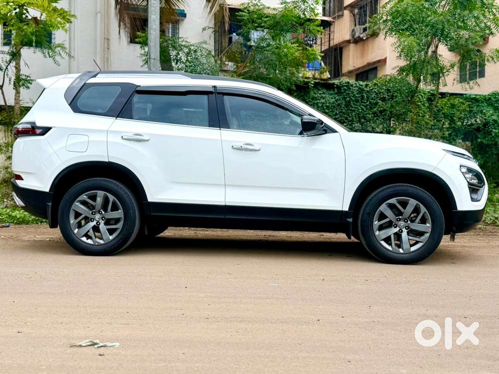 Showroom Condition Scratchless Mint Condition Tata Safari Diesel 2022