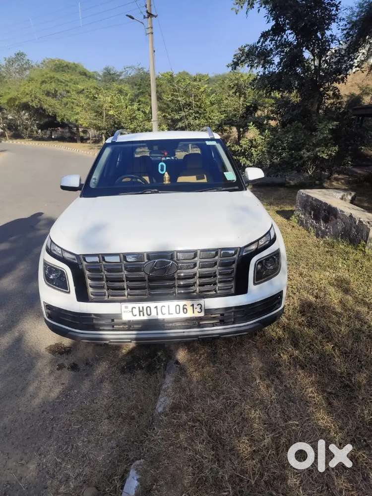 Hyundai Venue 2022 Diesel Well Maintained