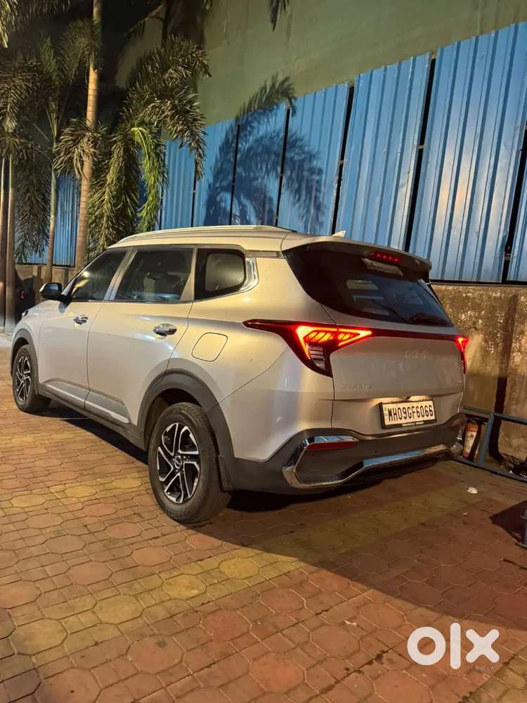 Kia Carens Luxury Variant In Excellent Condition