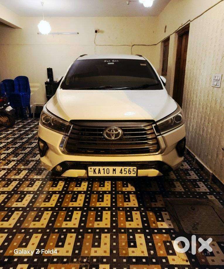 Toyota Innova Crysta 2.4 V 8 Str, 2017, Diesel