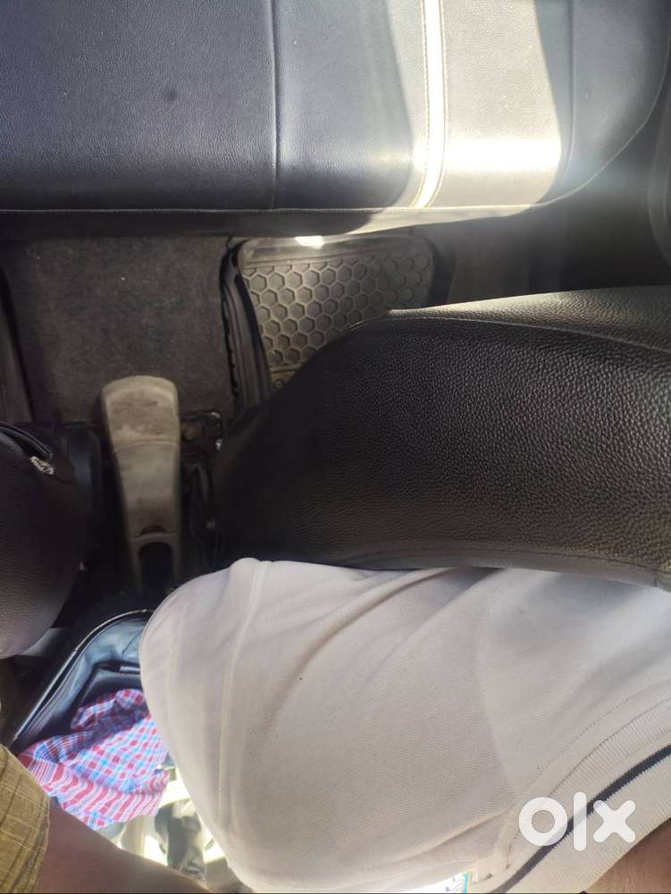 बड़ी गाड़ी लेने का इच्छुक हूं इसलिए बेच रहा हूं