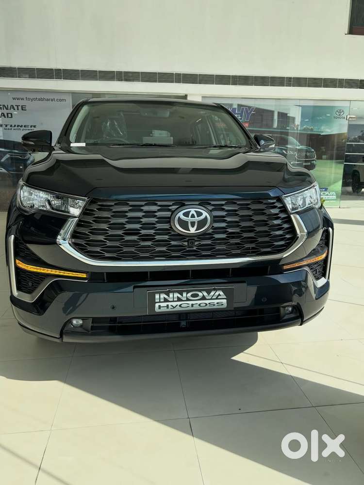 Toyota Innova Hycross 2.0 Zx (o) Hybrid 7 Str, 2026, Petrol