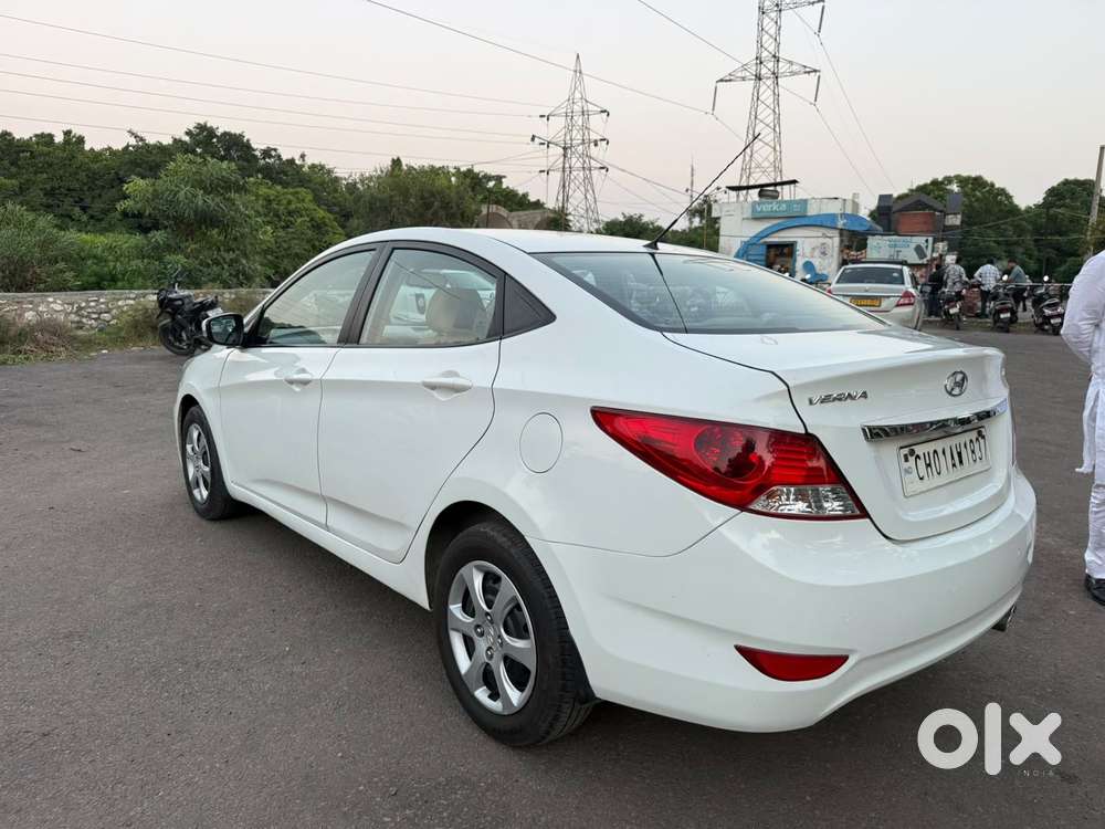 Hyundai Verna Fluidic 1.6 Vtvt Sx, 2014, Petrol