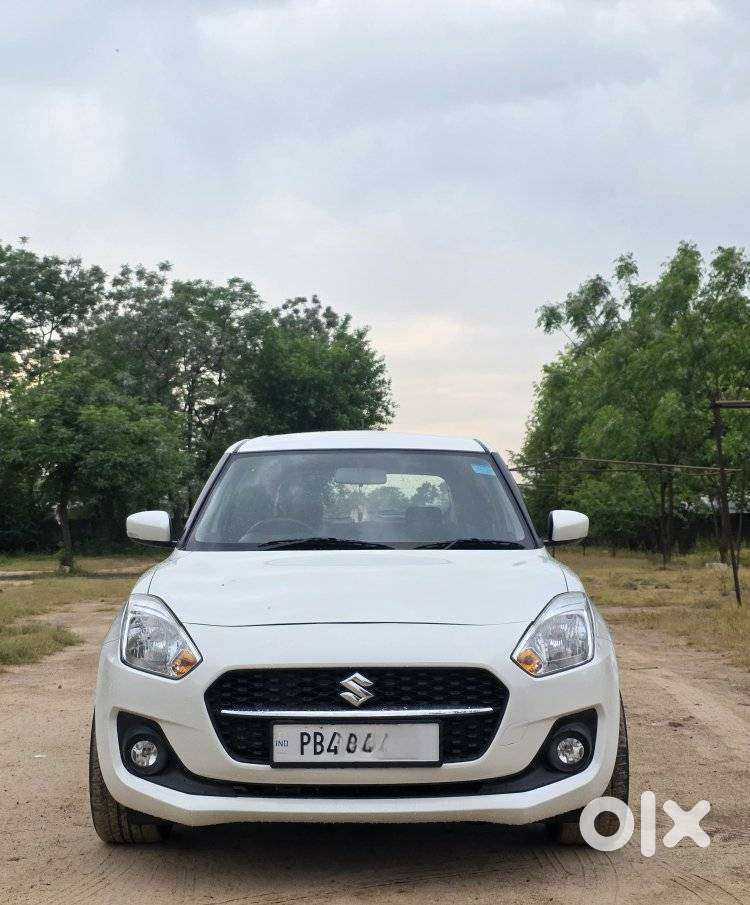Maruti Suzuki Swift 1.3 Zxi, 2023, Petrol