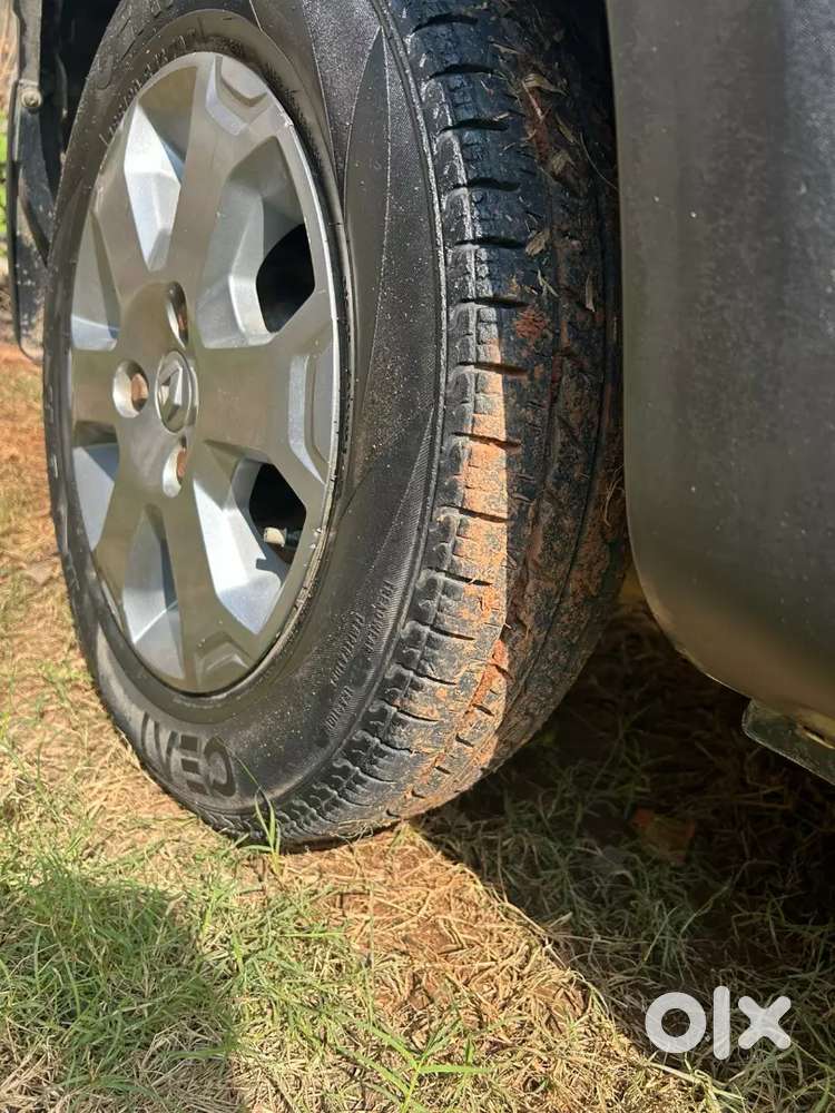 Kwid Climber Rxt Top Model Back Camera Less Driven Non Accidental