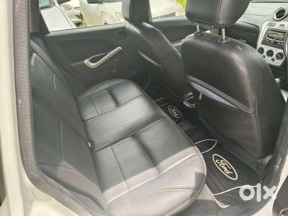 Ford Figo 2010-2012 Petrol Titanium, 2010, Petrol