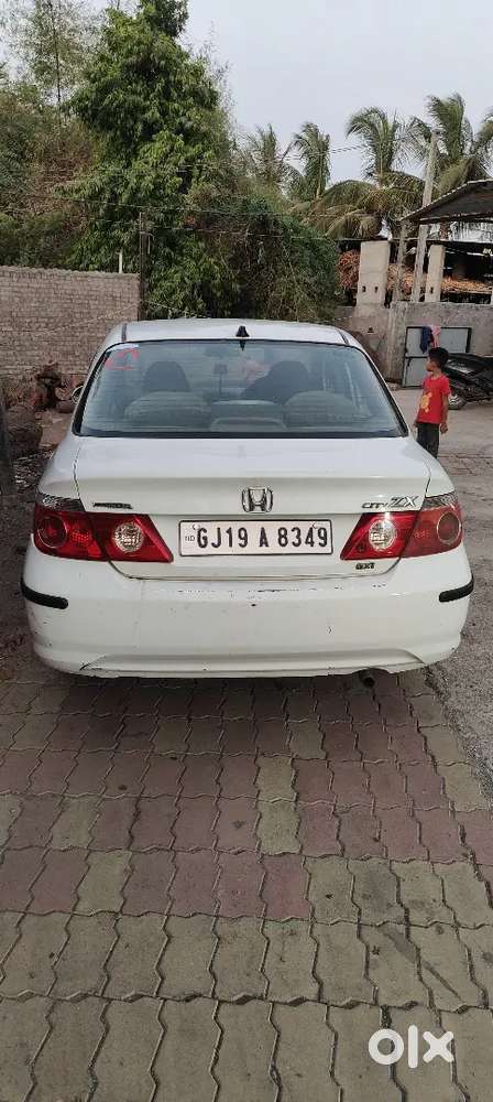 Honda City Zx 2006 Cng & Hybrids 125000 Km Driven