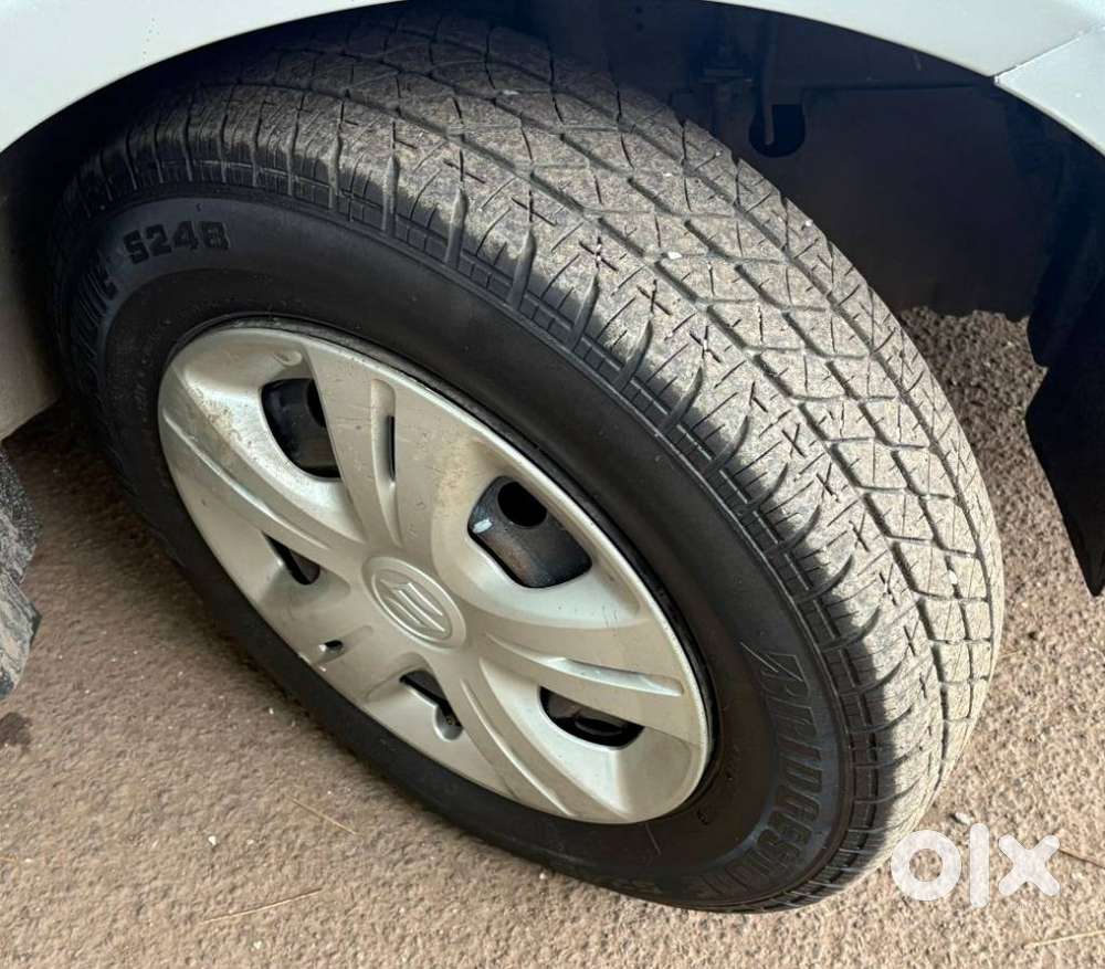 Maruti Suzuki Swift Vxi + Manual, 2017, Petrol