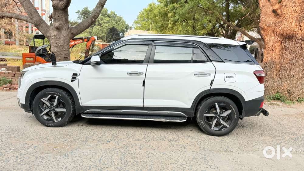 2023 Hyundai Alcazar Manual Year