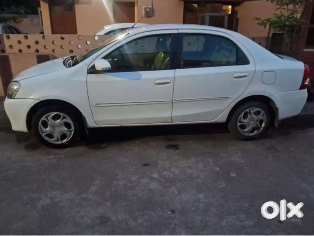 Toyota Etios 1.5 V 2016