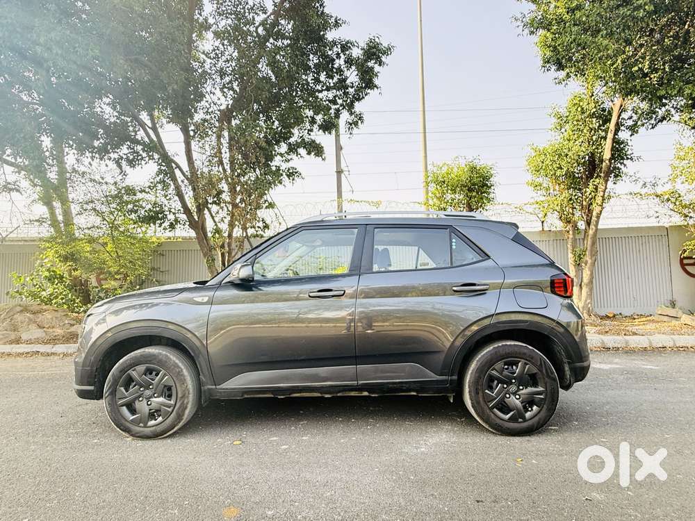 Hyundai Venue S (o) 1.2 Petrol Knight Edition, 2025, Petrol