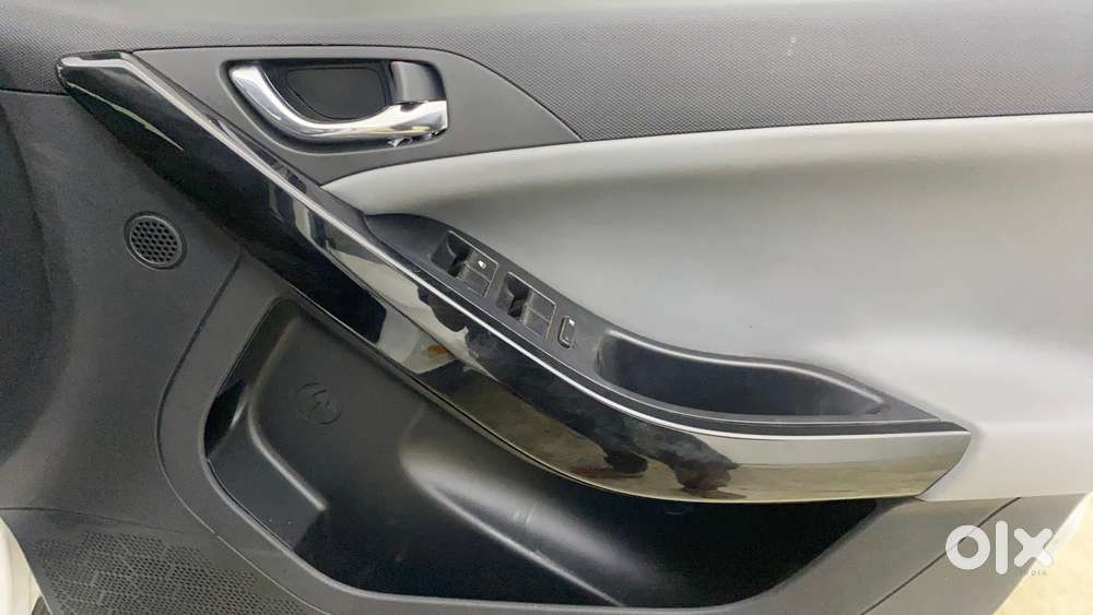 Tata Nexon Fearless S Purple 1.2 Revotron Petrol 6mt Dual Tone, 2025..