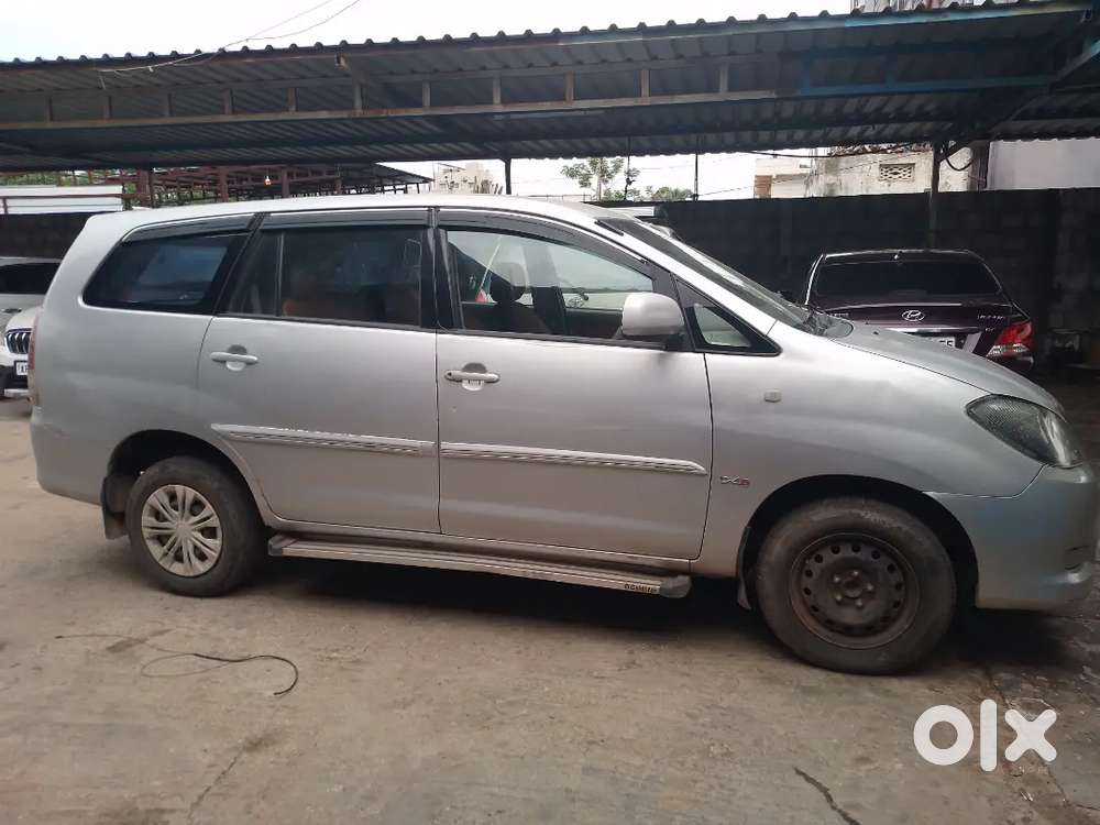 Toyota Innova 2010