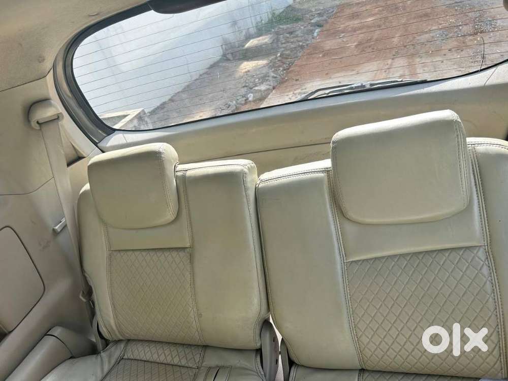 Toyota Innova 2.5v 2010 Model Resale