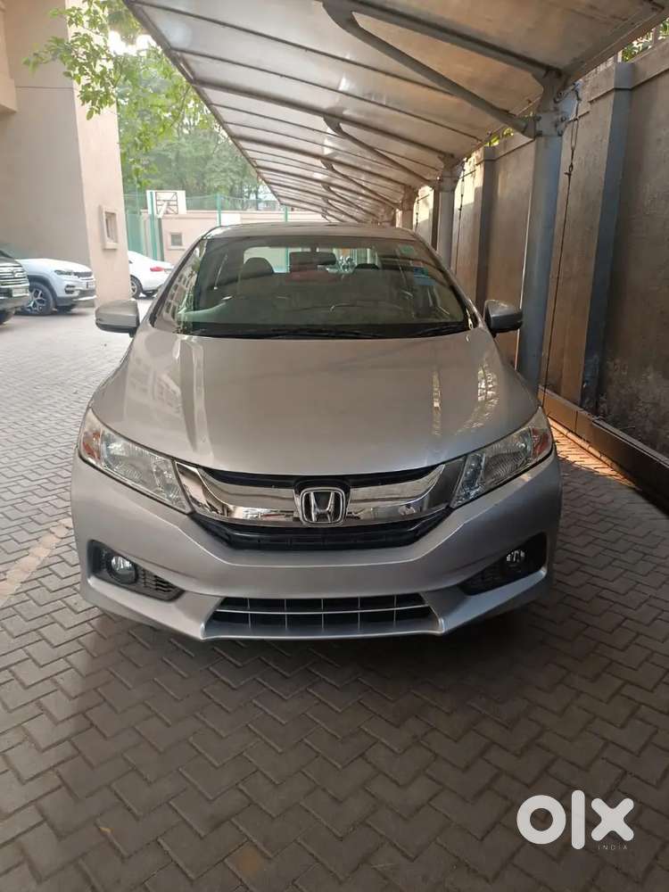 Honda City I-vtec Automatic Top Model With Sunroof