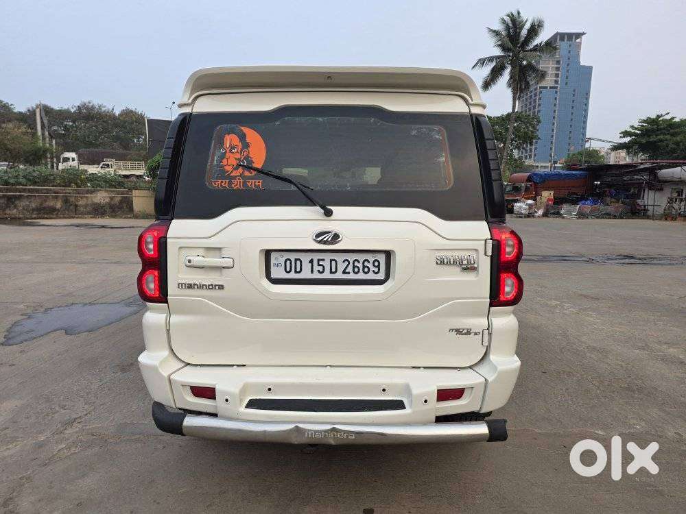 Mahindra Scorpio S10, 2016, Diesel