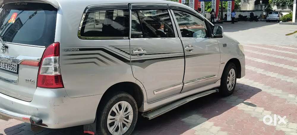 Toyota Innova 2012