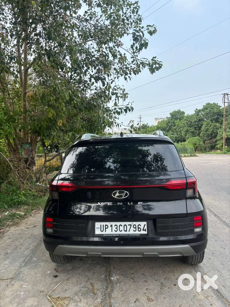 Hyundai Venue Petrol 2025