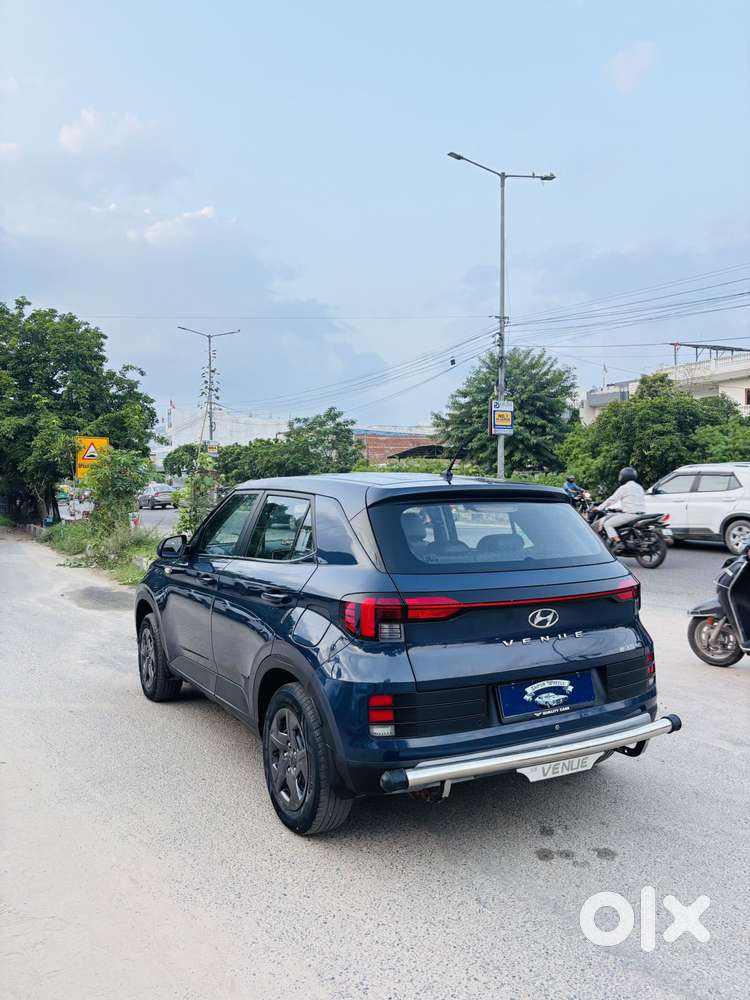 Hyundai Venue E 1.2 Petrol, 2023, Petrol