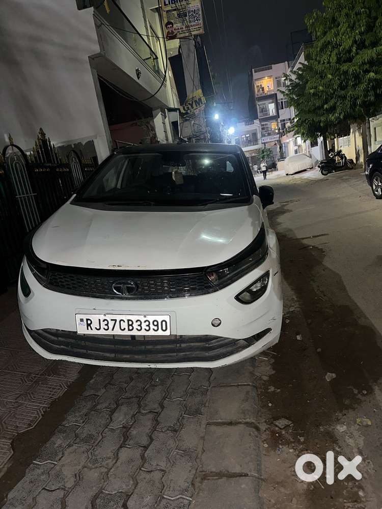 Tata Altroz Petrol 2021