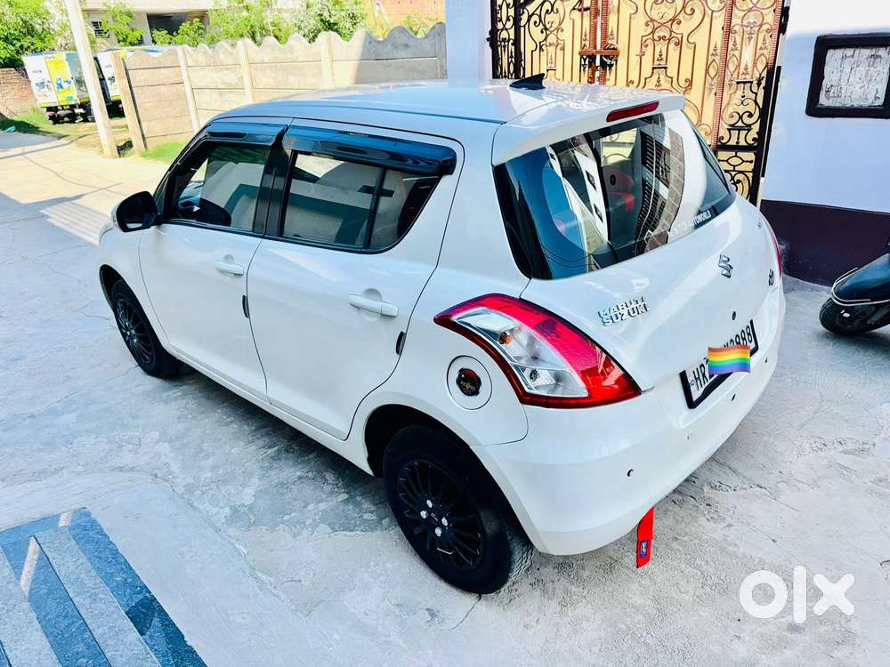 Maruti Suzuki Swift 1.2 Vxi Glory Edition, 2016, Petrol