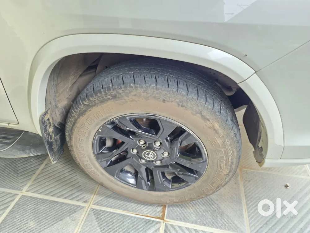 Toyota Fortuner Legender 2023
