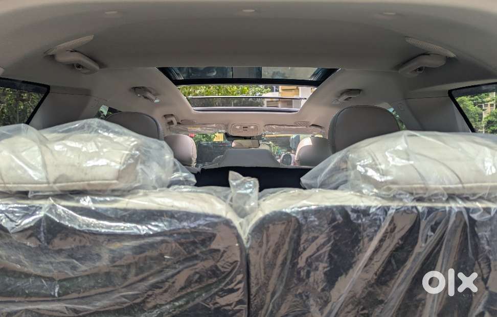 Mahindra Xuv700 2.0 Ax 7 Petrol At Luxury Pack Str, 2025, Petrol