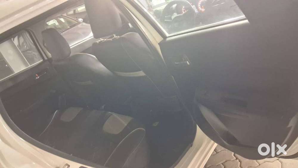 Maruti Suzuki Swift Vxi + Manual, 2019, Petrol