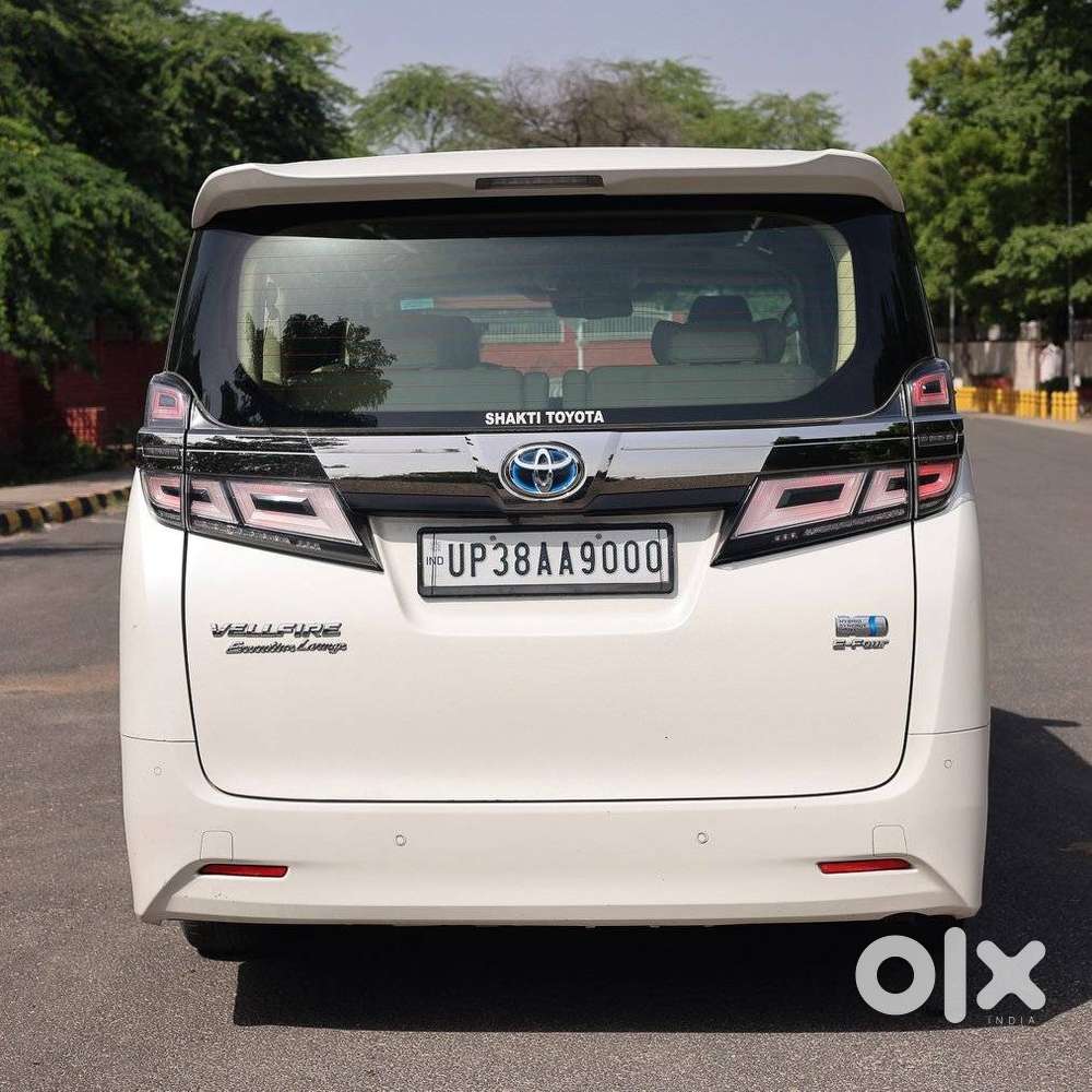 Toyota Vellfire 2.5 Executive Lounge, 2023, Petrol