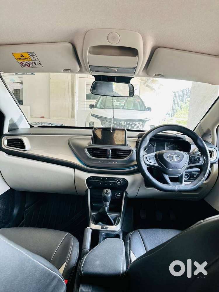 Tata Altroz Xz Diesel 2025  25k Km  1st Owner  Excellent Condition