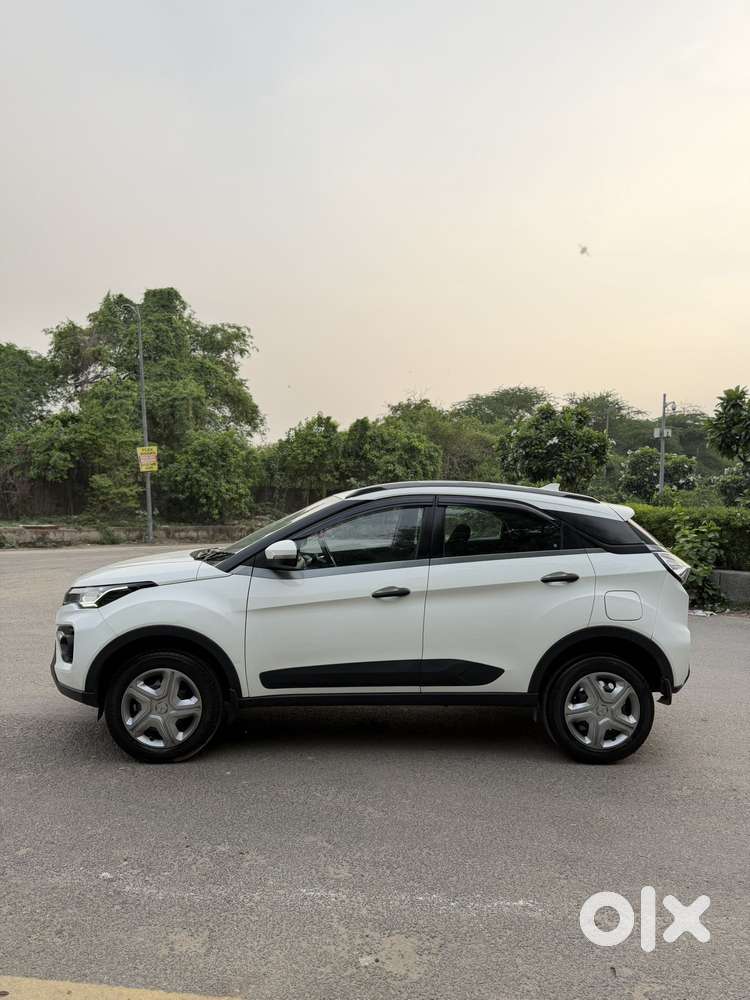 Tata Nexon 1.2 Revotron Xm (s), 2020, Petrol
