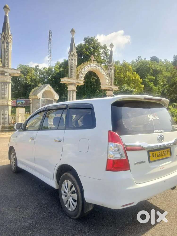 Toyota Innova 2010 Diesel Car